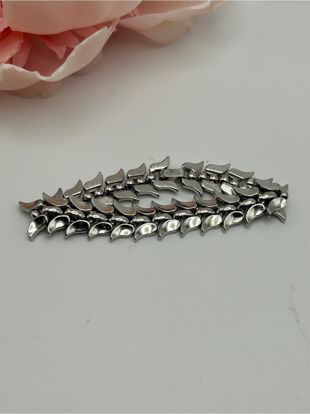 Vintage Crown Trifari Silver Tone Leaf Link Bracelet